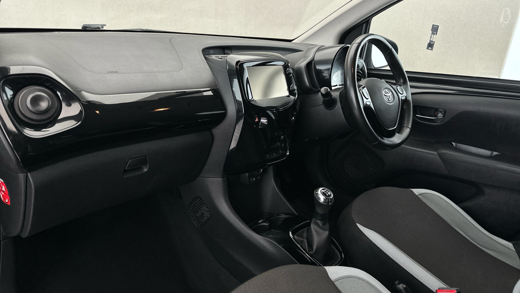 Toyota Aygo X X-press White #10