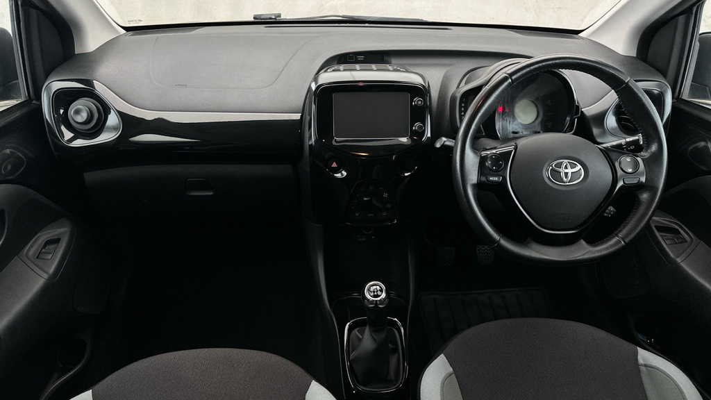 Toyota Aygo X X-press White #11