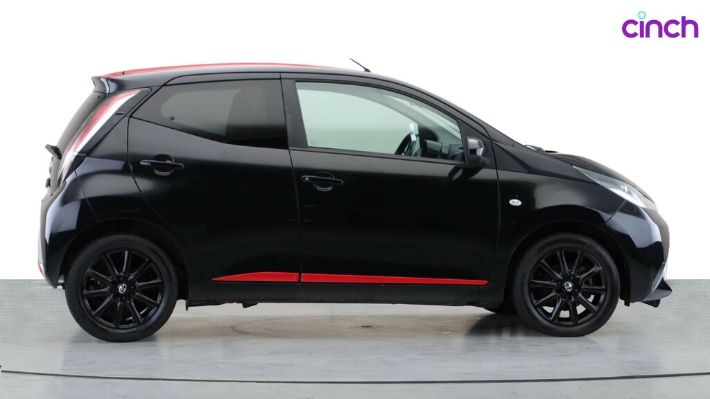 Toyota Aygo X X-press White #2