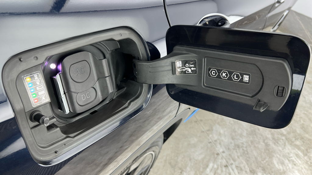 BMW iX3 80Kwh M Sport Black #31