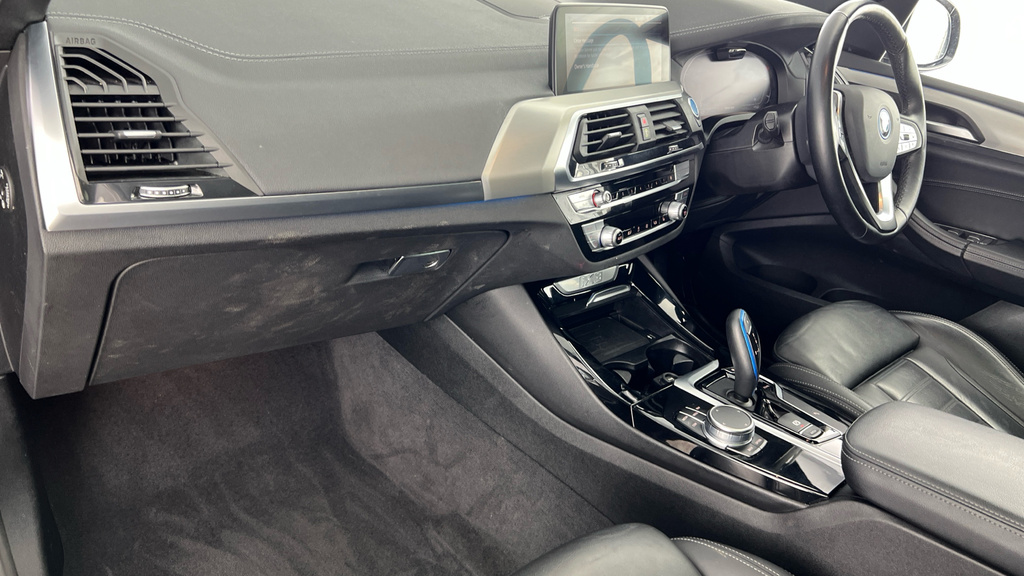 BMW iX3 80Kwh M Sport Black #10
