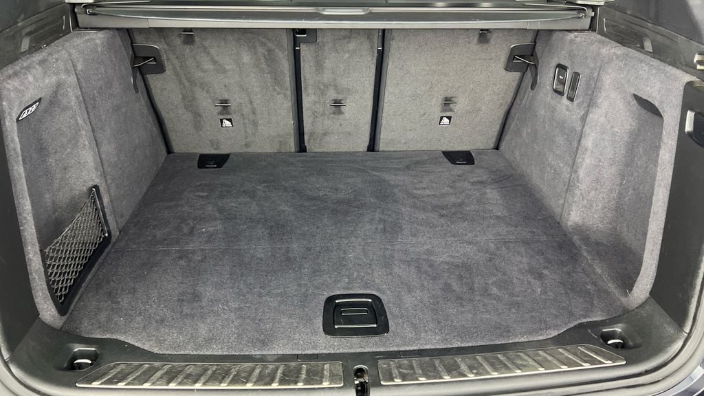 BMW iX3 80Kwh M Sport Black #25
