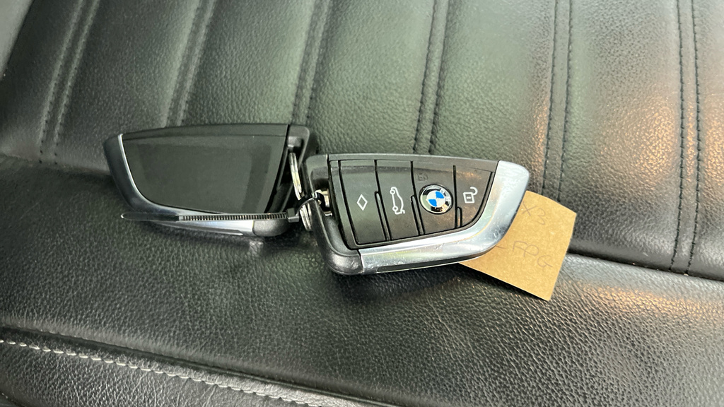 BMW iX3 80Kwh M Sport Black #32