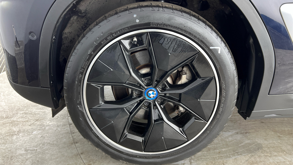 BMW iX3 80Kwh M Sport Black #27