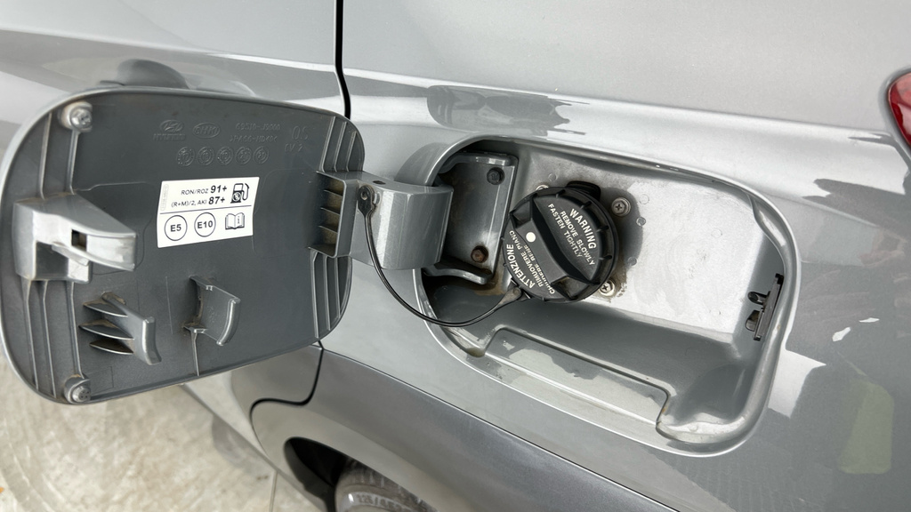 Hyundai Kona Hatchback Grey #28