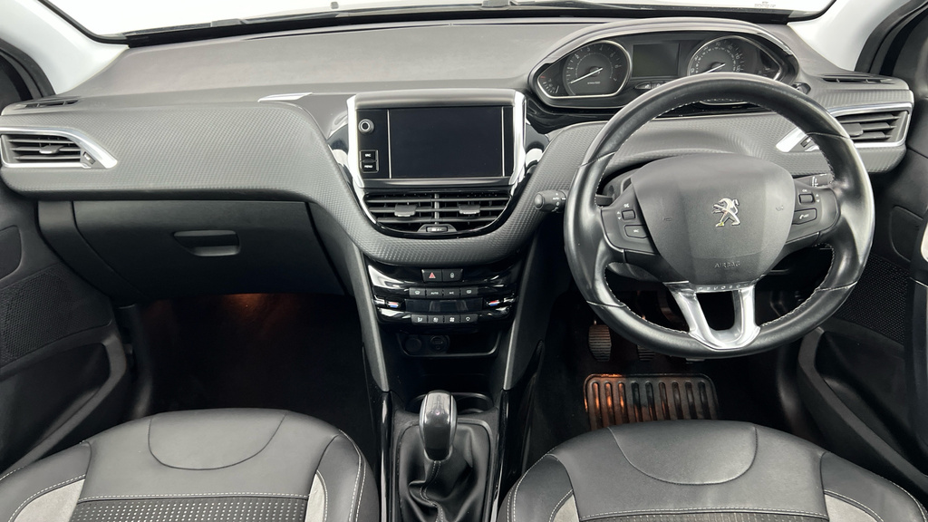 Peugeot 2008 2017 17 Puretech White #14