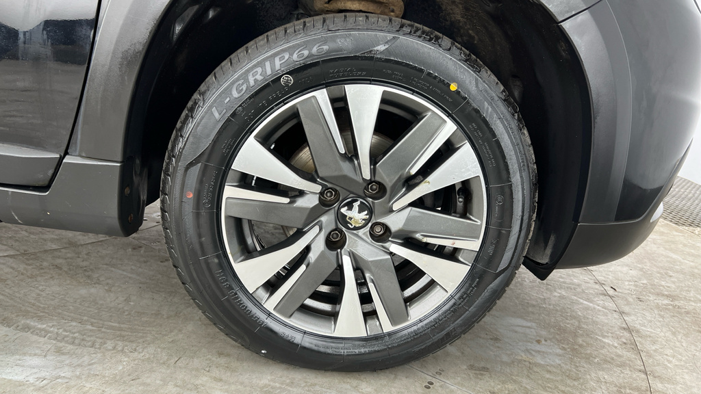 Peugeot 2008 2017 17 Puretech White #24