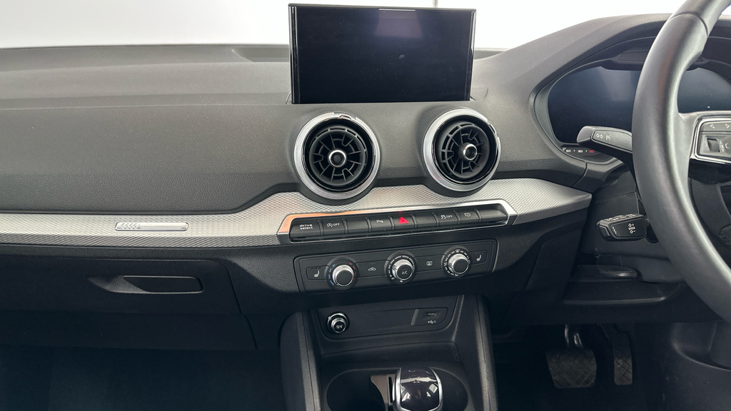 Audi Q2 30 Tfsi Sport Grey #22