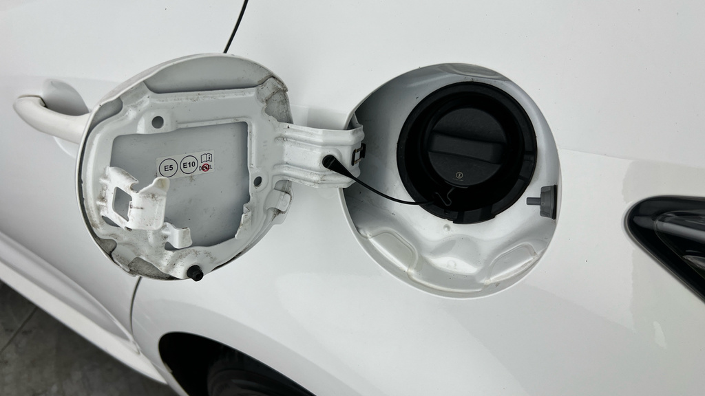 Toyota Corolla Vvt-h Icon Tech Black #26