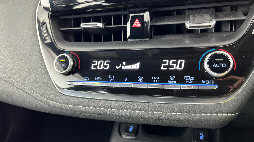 Toyota Corolla Vvt-h Icon Tech Black #15