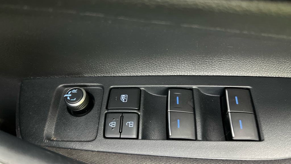 Toyota Corolla Vvt-h Icon Tech Black #12