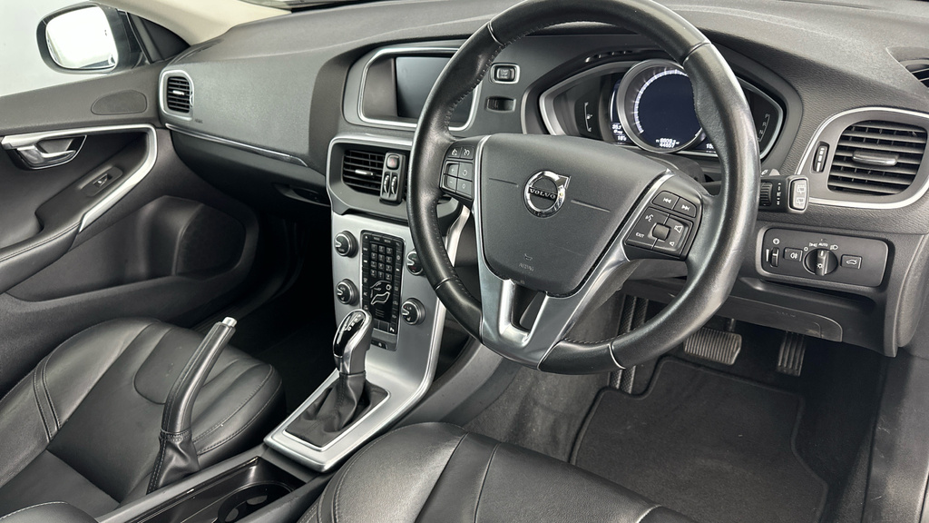 Volvo V40 T2 122 R Design Pro Blue #9