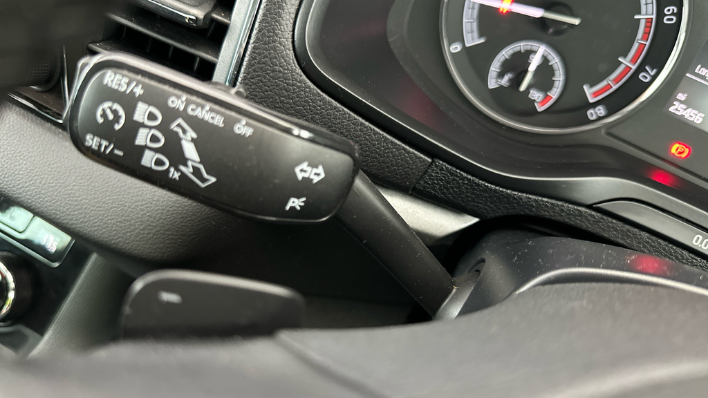 Skoda Karoq Suv Grey #17