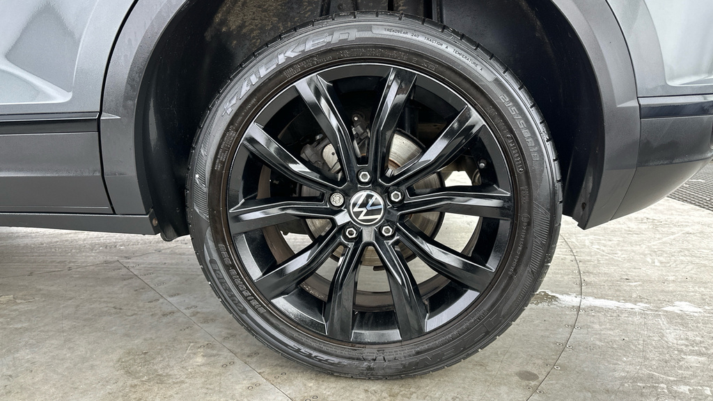 Volkswagen T-Roc Active Black #27