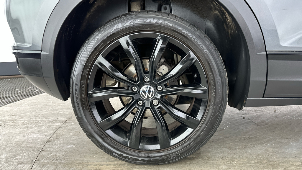 Volkswagen T-Roc Active Black #28