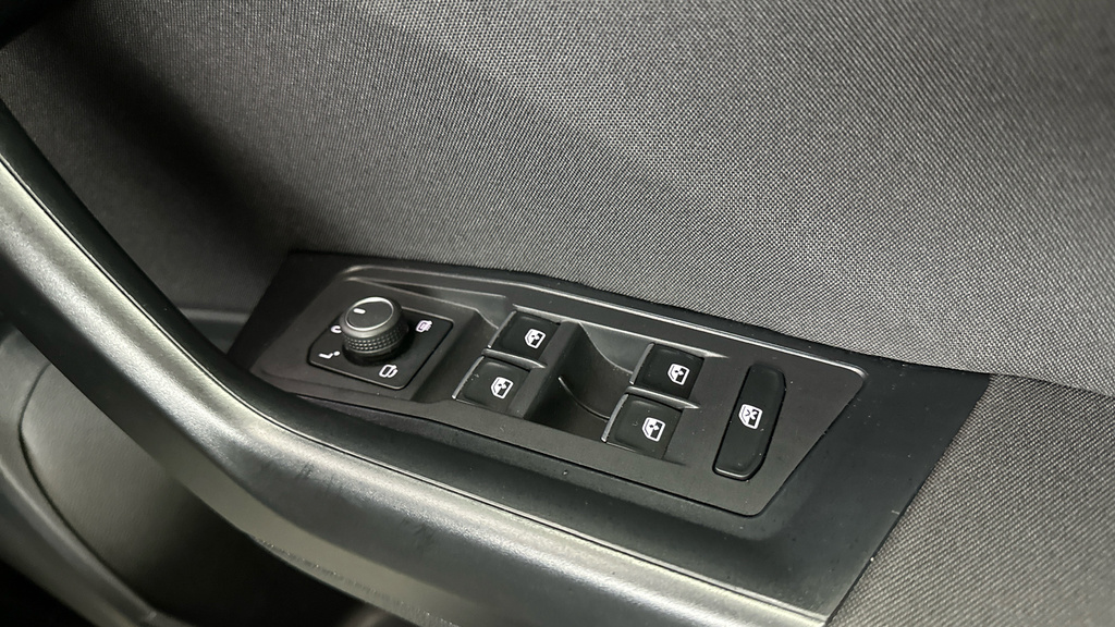 Volkswagen T-Roc Active Black #15