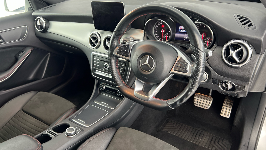Mercedes-Benz GLA Class Amg Line Grey #9
