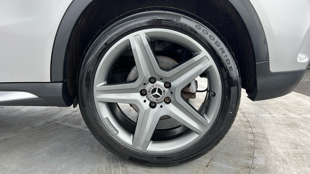 Mercedes-Benz GLA Class Amg Line Grey #28