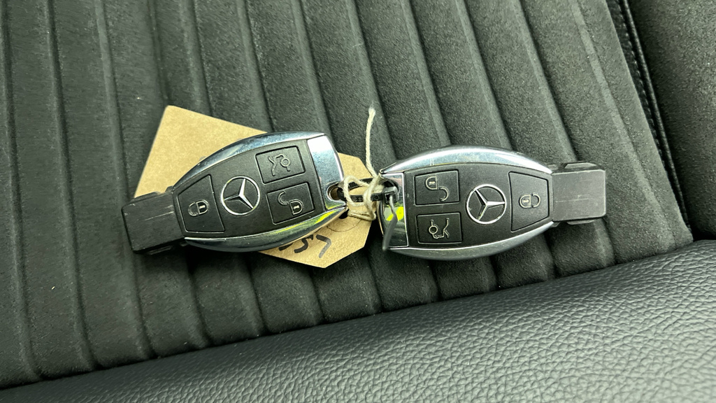 Mercedes-Benz GLA Class Amg Line Grey #32