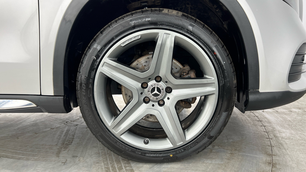Mercedes-Benz GLA Class Amg Line Grey #30