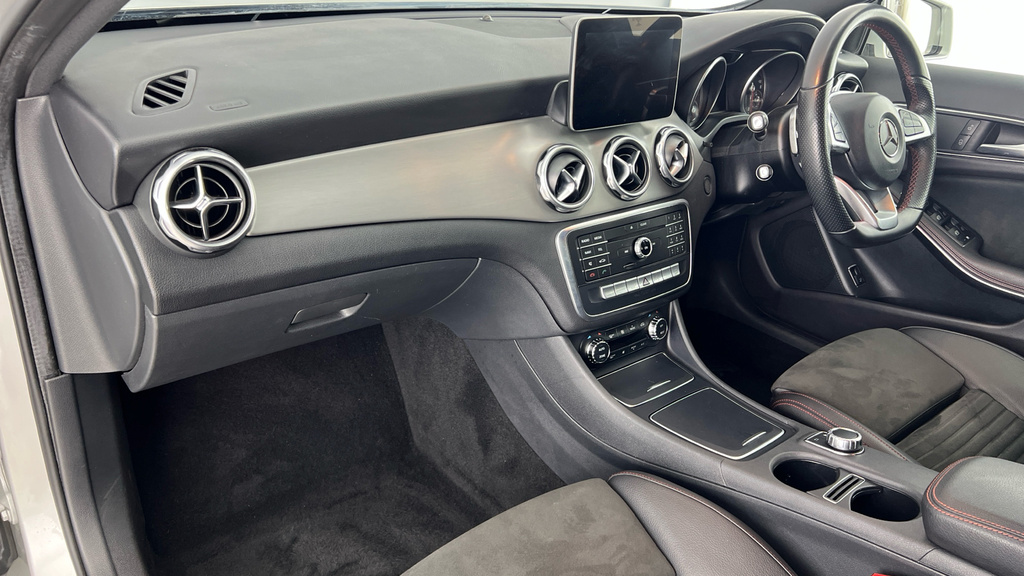 Mercedes-Benz GLA Class Amg Line Grey #14
