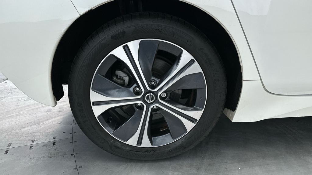 Nissan Leaf 59Kwh E Tekna Hatchback 217 Ps White #30