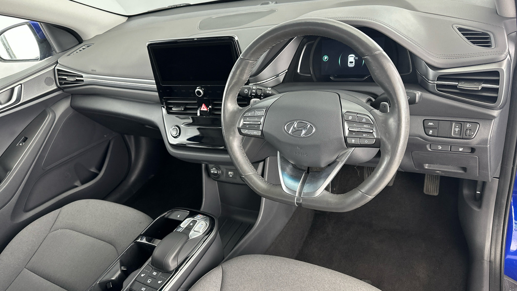 Hyundai Ioniq Premium Se Black #9
