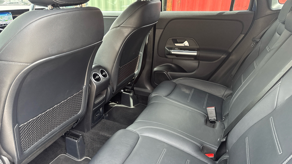 Mercedes-Benz GLA Class Amg Line Grey #18