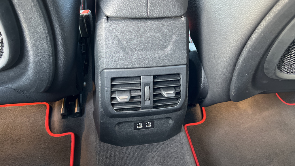 BMW 1 Series 116D Se Black #42