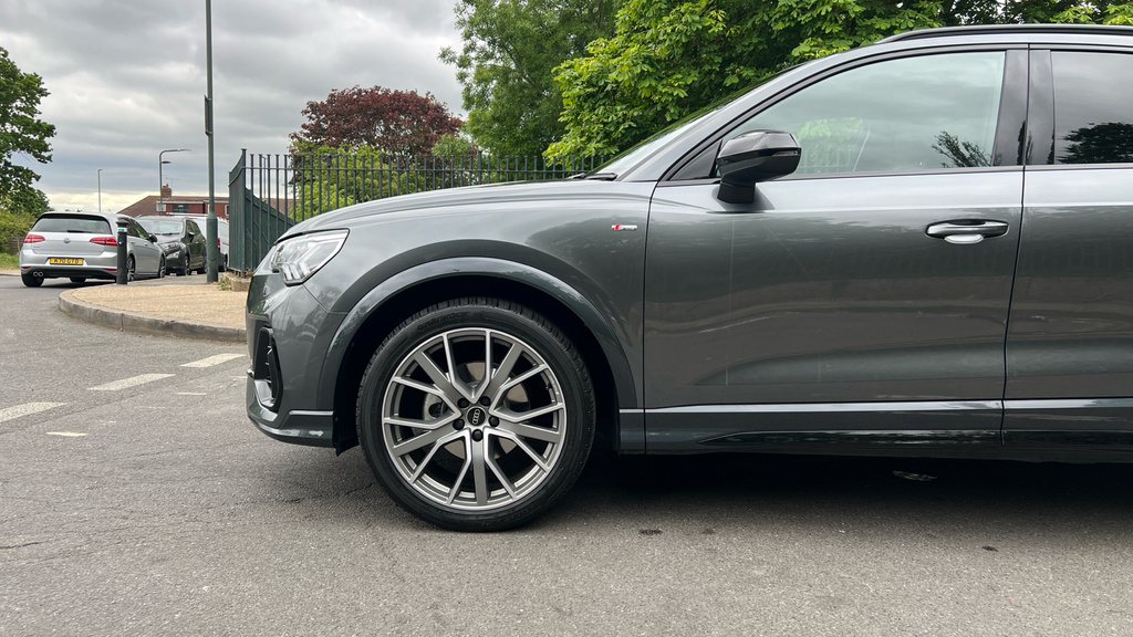Audi Q3 35 Tfsi Black Edition S Tronic Tech Pack Black #18