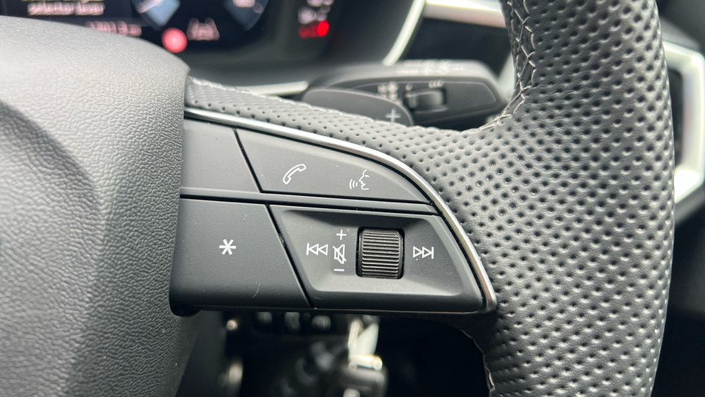 Audi Q3 35 Tfsi Black Edition S Tronic Tech Pack Black #25