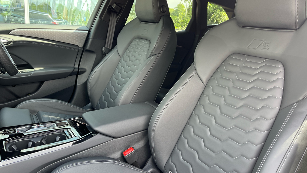 Audi A6 Avant 270Kw Performance 100Kwh Launch Edition Grey #24