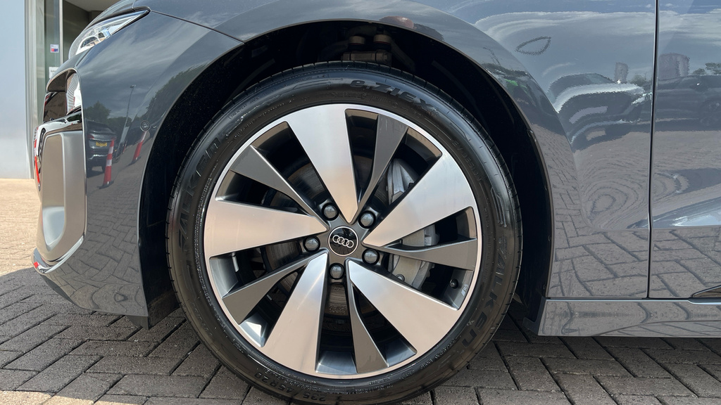 Audi A6 Avant 270Kw Performance 100Kwh Launch Edition Grey #18