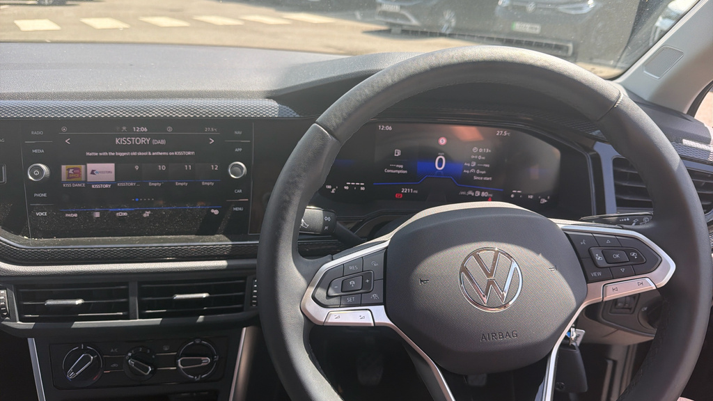 Volkswagen Polo Life Black #11