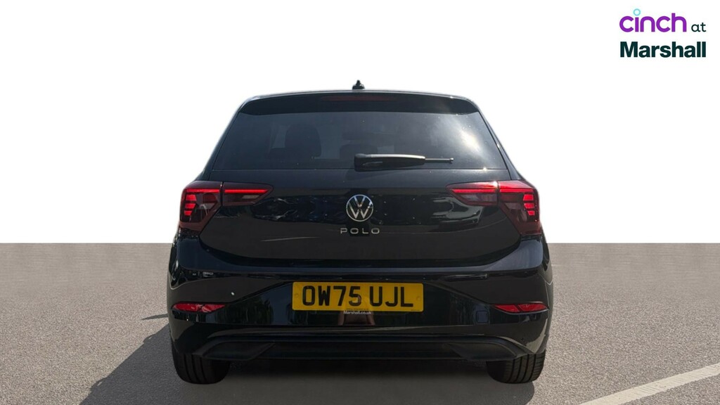 Volkswagen Polo Life Black #4