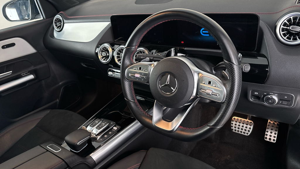 Mercedes-Benz EQA Eqa 350 Amg Line Premium 4Matic White #9