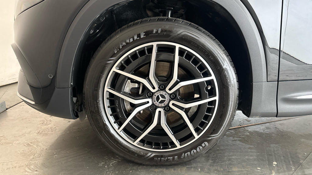 Mercedes-Benz EQB Black #19