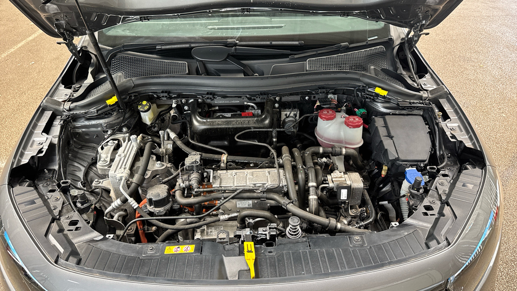 Mercedes-Benz EQA Sport Executive White #16