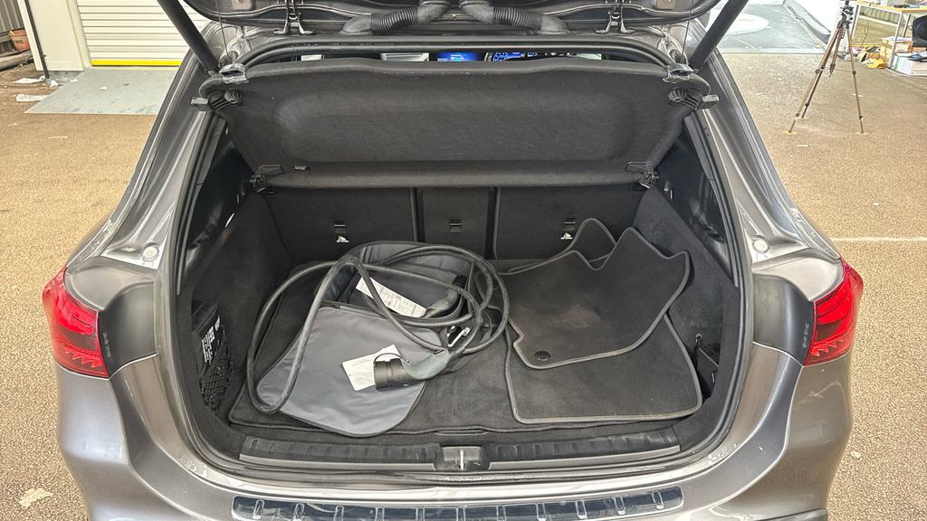 Mercedes-Benz EQA Sport Executive White #15
