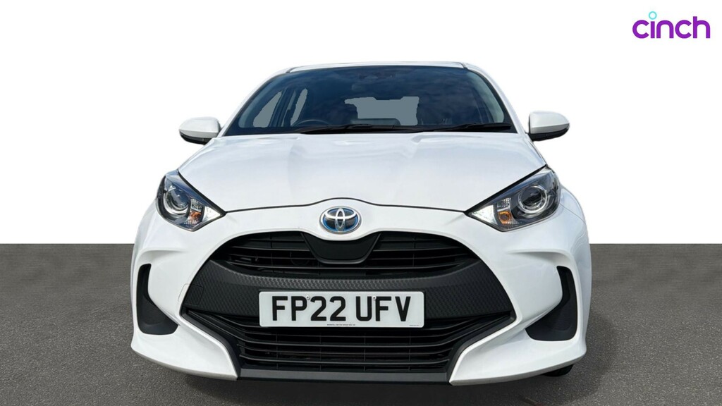 Toyota Yaris Dynamic White #8