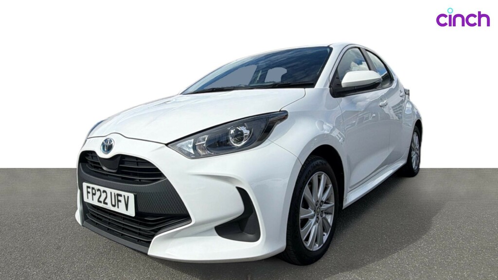 Toyota Yaris Dynamic White #7
