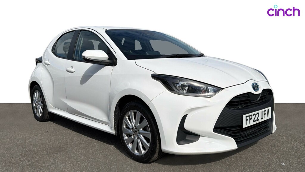Toyota Yaris Dynamic White #1