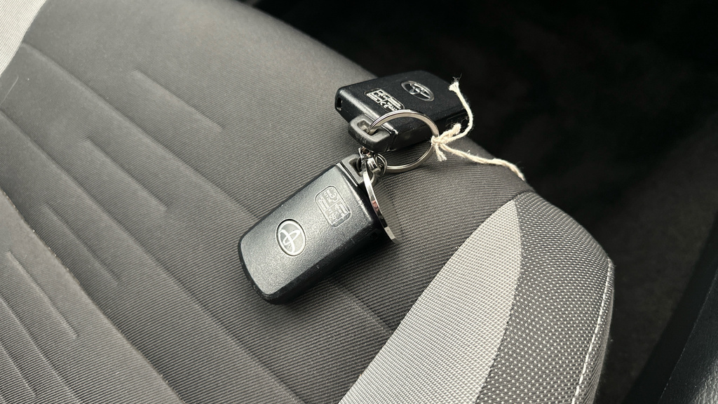 Toyota Auris Icon Grey #26