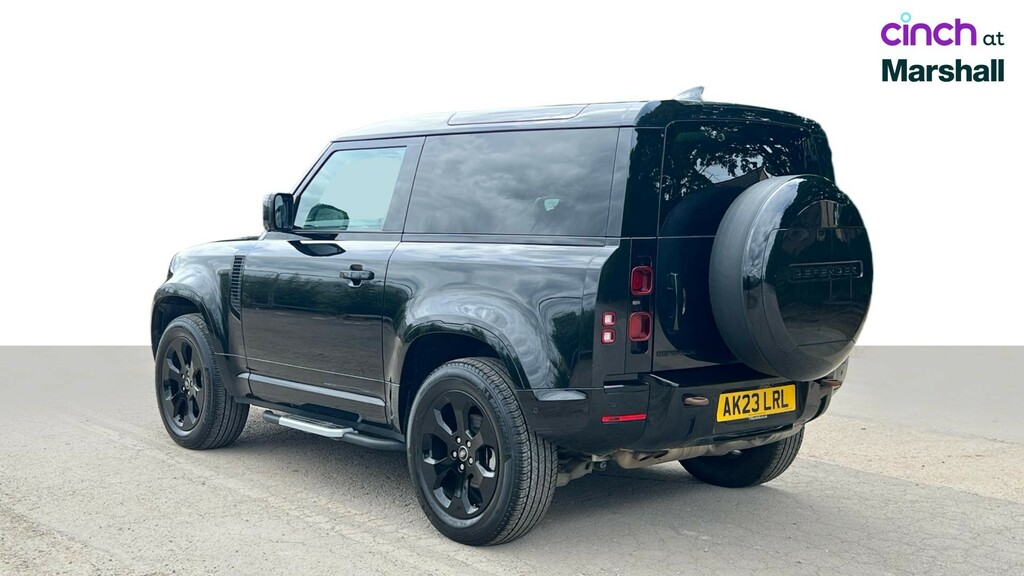Land Rover Defender 3L Se White #5