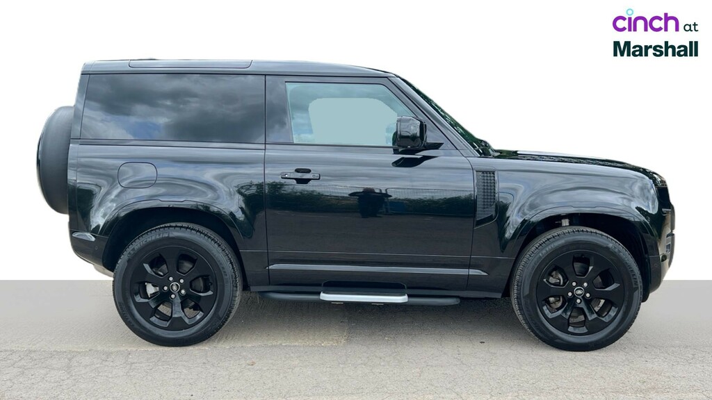 Land Rover Defender 3L Se White #2