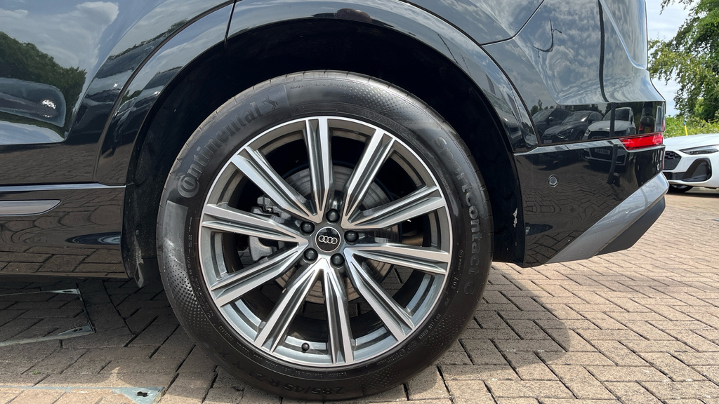 Audi Q8 55 Tfsi Quattro Black Edition Tiptronic Tech Blue #19