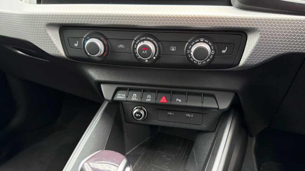 Audi A1 35 Tfsi Black Edition S Tronic Tech Pack Blue #23