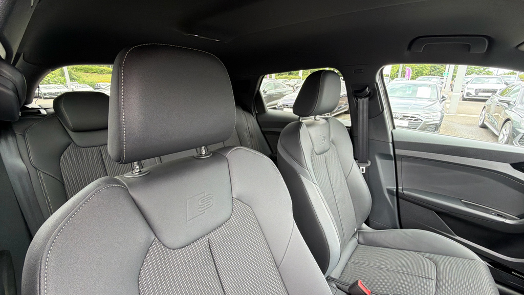 Audi A1 35 Tfsi Black Edition S Tronic Tech Pack Blue #39