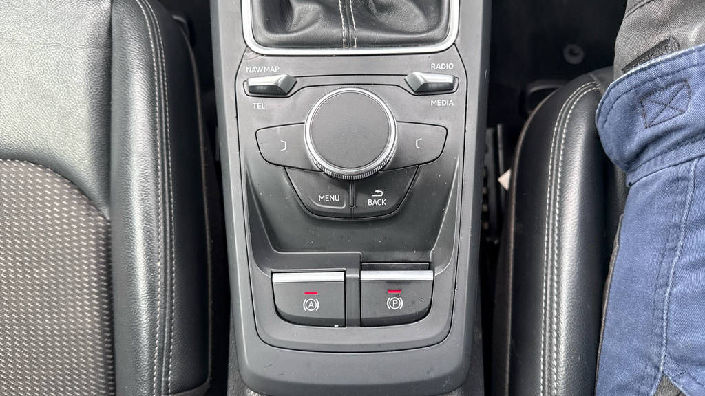 Audi Q2 30 Tdi Black Edition #21