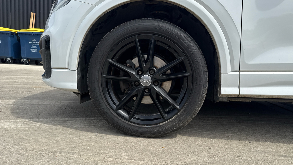 Audi Q2 30 Tdi Black Edition #17